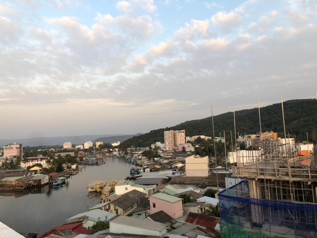 Khach San Tuyet Hien 호텔 두옹 동 외부 사진